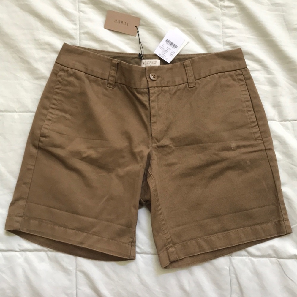 J.Crew Women’s Shorts 7 in inseem dark Khaki color
